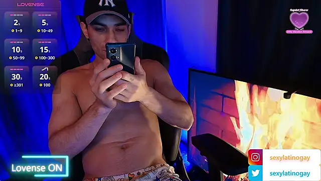 sexyboycolombi4 online show from March 13, 2026, 10:44 am