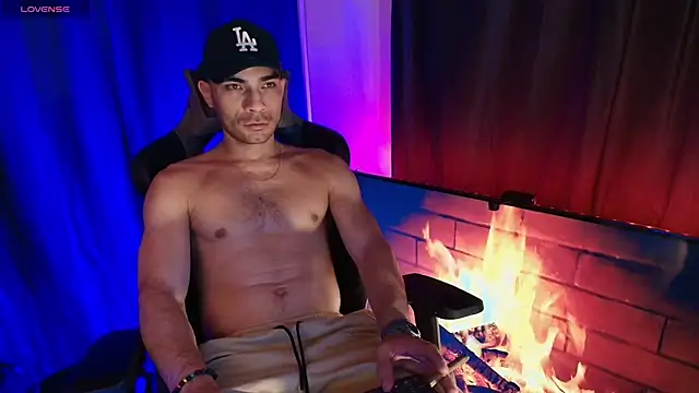 sexyboycolombi4 online show from March 25, 2026, 11:00 pm