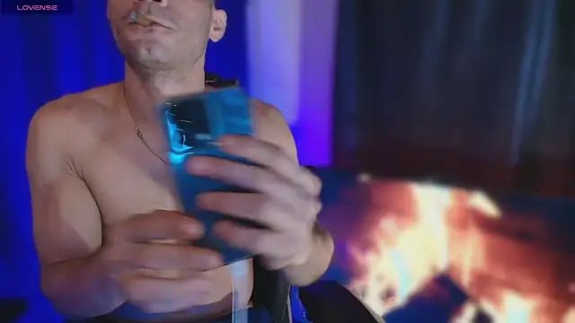 sexyboycolombi4 online show from July 1, 2026, 7:24 pm