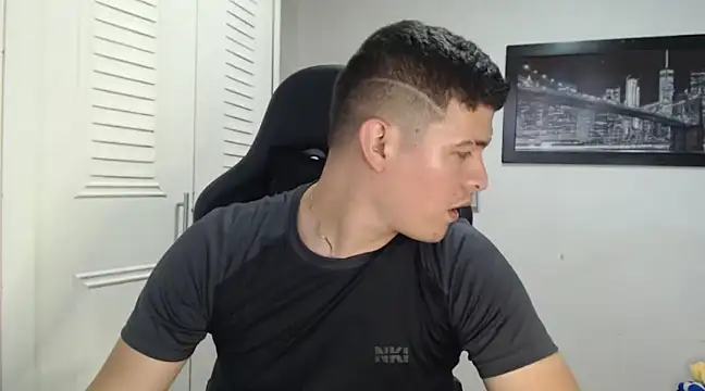 Plug Control online show from January 2, 2025, 8:46 pm