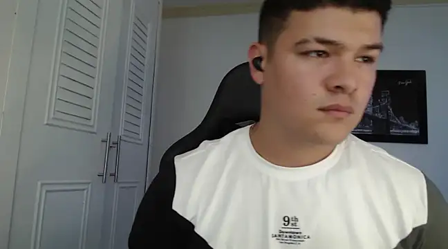 Plug Control online show from January 28, 2025, 7:21 pm