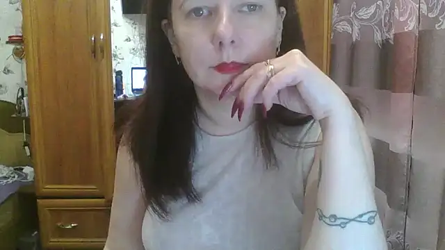 SophieNightAh online show from February 3, 2025, 4:20 pm