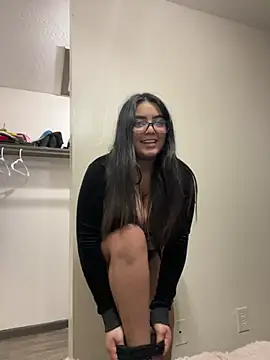 YaYa Thickkii online show from January 4, 2025, 4:55 am