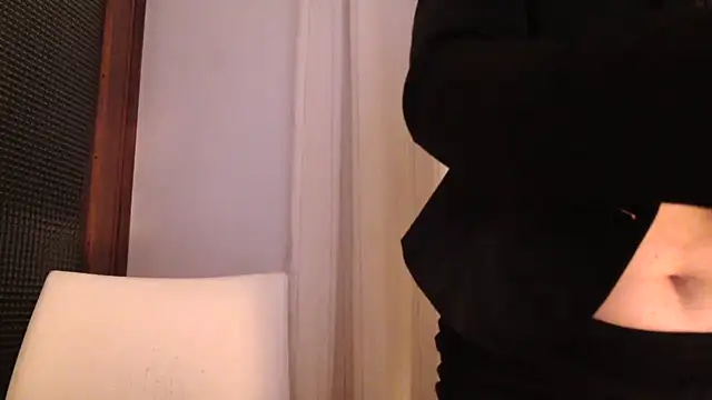 fragrance72 online show from February 16, 2025, 7:49 pm