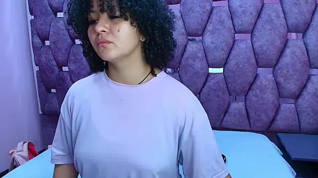 Snapshot of AlaSmith chatting on February 19, 2026, 2:40 am AlaSmith online show from February 19, 2026, 2:40 am