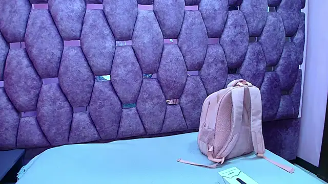 Snapshot of AlaSmith chatting on February 27, 2026, 2:22 am AlaSmith online show from February 27, 2026, 2:22 am