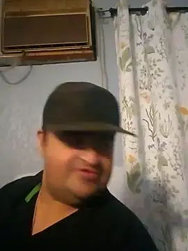 Snapshot of Miguel16i chatting on January 24, 2025, 1:35 am Miguel16i online show from January 24, 2025, 1:35 am