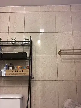 Snapshot of Miguel16i chatting on February 13, 2025, 9:38 pm Miguel16i online show from February 13, 2025, 9:38 pm