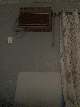 Snapshot of Miguel16i chatting on February 20, 2025, 6:17 am Miguel16i online show from February 20, 2025, 6:17 am