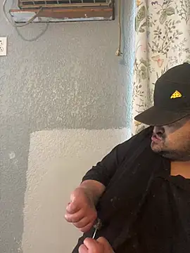 Snapshot of Miguel16i chatting on February 27, 2025, 6:09 pm Miguel16i online show from February 27, 2025, 6:09 pm