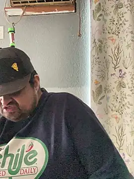 Snapshot of Miguel16i chatting on March 5, 2025, 4:57 pm Miguel16i online show from March 5, 2025, 4:57 pm