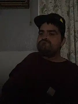 Snapshot of Miguel16i chatting on March 9, 2025, 5:55 am Miguel16i online show from March 9, 2025, 5:55 am