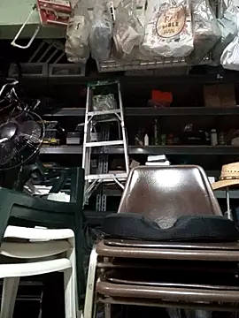 Snapshot of Miguel16i chatting on November 17, 2025, 8:25 pm Miguel16i online show from November 17, 2025, 8:25 pm