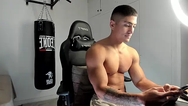 dan01  online show from December 2, 2025, 2:12 pm