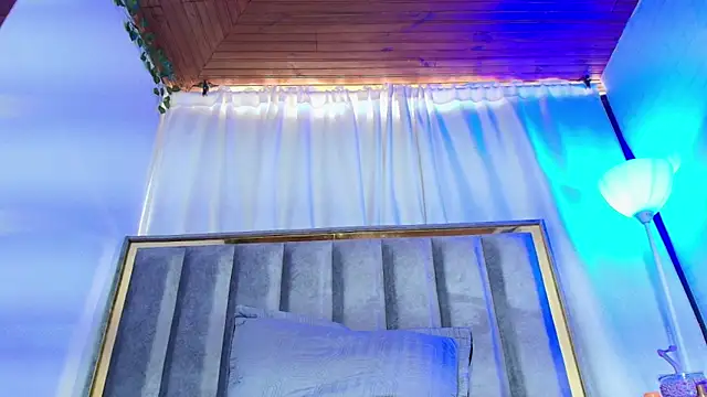 Eda Bonne online show from November 30, 2025, 12:42 pm