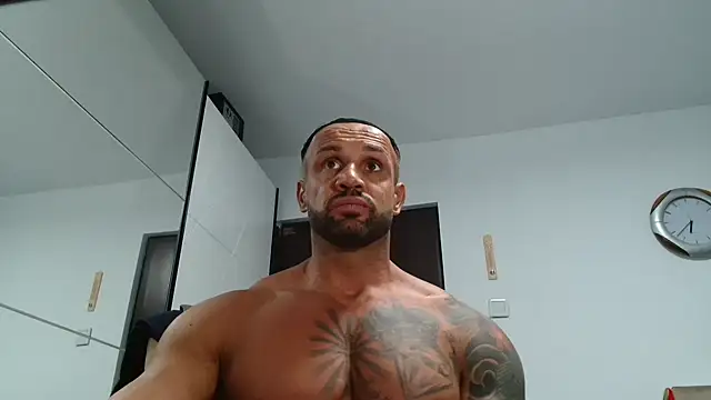 Magnificmuscles89 online show from November 24, 2025, 4:40 pm