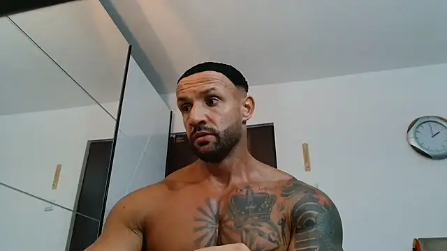 Magnificmuscles89 online show from June 17, 2026, 11:01 am