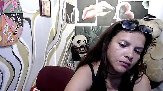 manzanahot9 online show from September 26, 2025, 11:36 am