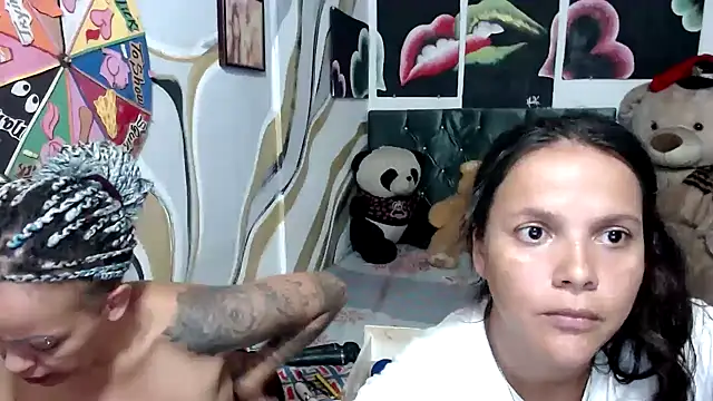 manzanahot9 online show from October 7, 2025, 7:55 pm