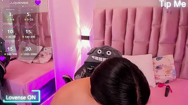 NikyBrookss online show from March 6, 2026, 12:01 pm