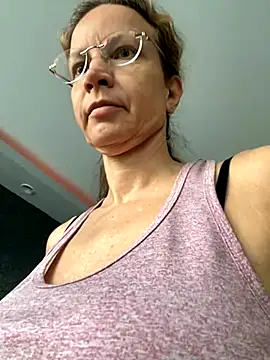 Snapshot of AnnikaRose chatting on September 23, 2025, 5:43 am AnnikaRose online show from September 23, 2025, 5:43 am