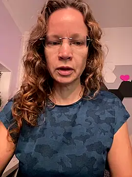 AnnikaRose online show from December 22, 2025, 5:04 am