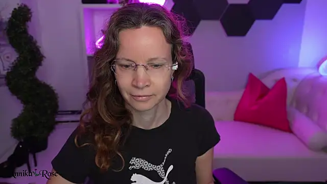 AnnikaRose online show from February 11, 2026, 6:40 am