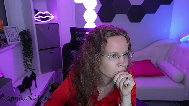 AnnikaRose online show from March 26, 2026, 1:06 pm