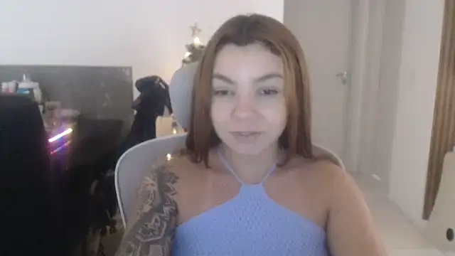 Snapshot of HotRuiva chatting on November 23, 2025, 11:10 am HotRuiva online show from November 23, 2025, 11:10 am