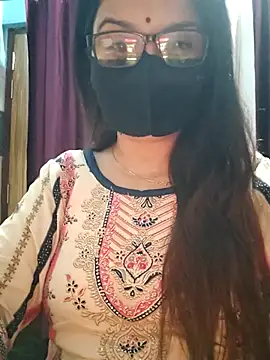 Snapshot of Aishwaryaa_69 chatting on October 23, 2025, 4:17 pm Aishwaryaa 69 online show from October 23, 2025, 4:17 pm