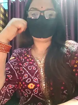 Snapshot of Aishwaryaa_69 chatting on October 25, 2025, 4:24 pm Aishwaryaa 69 online show from October 25, 2025, 4:24 pm