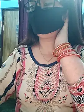 Snapshot of Aishwaryaa_69 chatting on October 28, 2025, 2:26 am Aishwaryaa 69 online show from October 28, 2025, 2:26 am