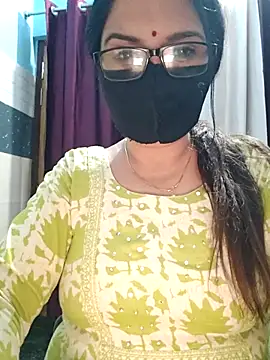 Snapshot of Aishwaryaa_69 chatting on October 29, 2025, 11:23 am Aishwaryaa 69 online show from October 29, 2025, 11:23 am