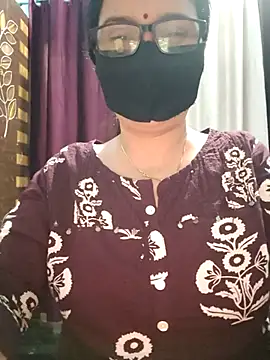 Snapshot of Aishwaryaa_69 chatting on October 31, 2025, 12:28 pm Aishwaryaa 69 online show from October 31, 2025, 12:28 pm