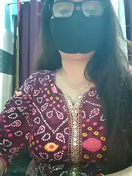 Snapshot of Aishwaryaa_69 chatting on November 4, 2025, 12:48 pm Aishwaryaa 69 online show from November 4, 2025, 12:48 pm