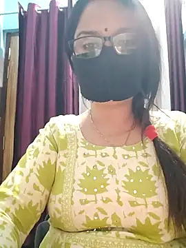 Snapshot of Aishwaryaa_69 chatting on November 9, 2025, 9:29 am Aishwaryaa 69 online show from November 9, 2025, 9:29 am