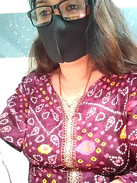 Snapshot of Aishwaryaa_69 chatting on November 17, 2025, 11:38 am Aishwaryaa 69 online show from November 17, 2025, 11:38 am