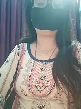 Snapshot of Aishwaryaa_69 chatting on November 19, 2025, 8:25 am Aishwaryaa 69 online show from November 19, 2025, 8:25 am