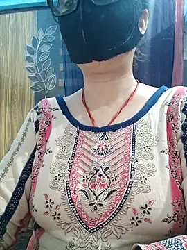 Aishwaryaa 69 online show from March 18, 2026, 11:02 am