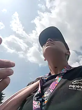 Rob and lizzy online show from January 14, 2025, 6:38 pm