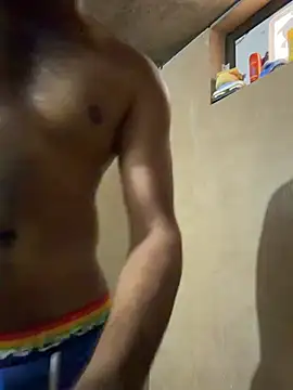 hotguynextd00rr online show from April 27, 2026, 3:26 am