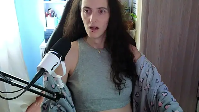 Snapshot of MemiKouki chatting on October 30, 2025, 3:35 pm MemiKouki online show from October 30, 2025, 3:35 pm