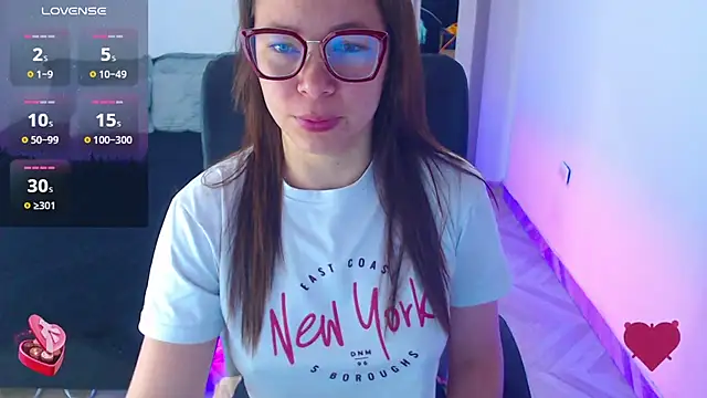 SharonR1 online show from May 28, 2026, 4:26 pm