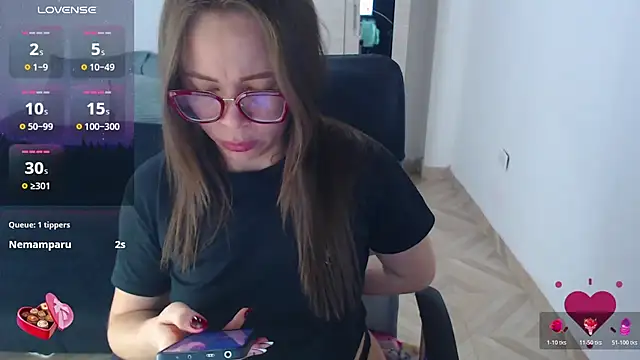 SharonR1 online show from June 5, 2026, 1:01 am