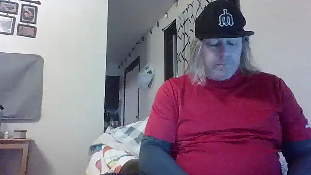 Snapshot of Mic_Oxinner chatting on January 13, 2025, 12:24 pm Mic Oxinner online show from January 13, 2025, 12:24 pm