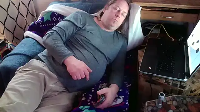 Snapshot of Mic_Oxinner chatting on January 16, 2025, 5:23 pm Mic Oxinner online show from January 16, 2025, 5:23 pm