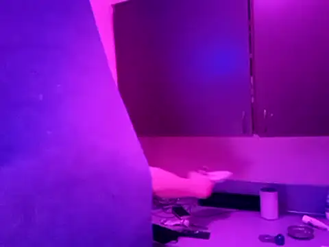 Snapshot of Mic_Oxinner chatting on January 29, 2025, 12:24 pm Mic Oxinner online show from January 29, 2025, 12:24 pm