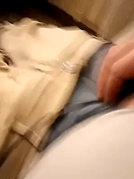 Snapshot of Mic_Oxinner chatting on February 2, 2025, 11:08 am Mic Oxinner online show from February 2, 2025, 11:08 am