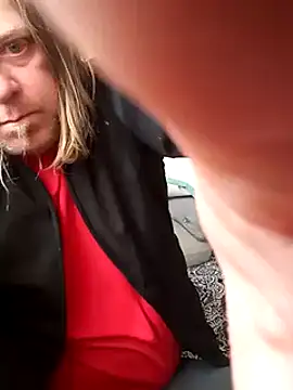 Snapshot of Mic_Oxinner chatting on February 4, 2025, 9:20 pm Mic Oxinner online show from February 4, 2025, 9:20 pm