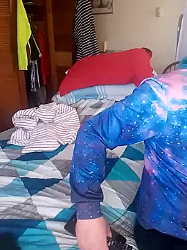 Snapshot of Mic_Oxinner chatting on February 10, 2025, 7:07 pm Mic Oxinner online show from February 10, 2025, 7:07 pm